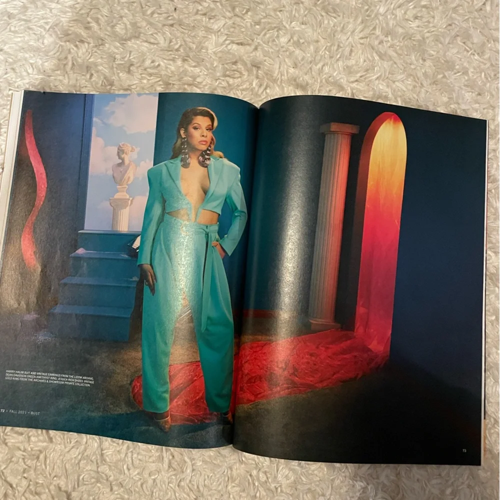 Bust Magazine 2021 St. Vincent Carrie Brownstein Leslie Jordan Courtney Stodden - Picture 11 of 15